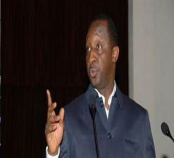 حكومة مالي تطالب فرنسا بإبقاء قواتها العسكرية